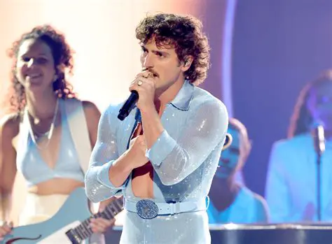 Benson Boone: L'Ascension Fulgurante d'un Artiste Pop Révélation