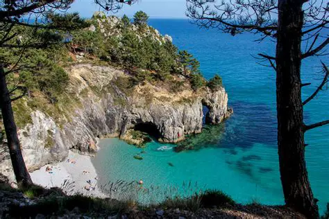 Crozon : Découvrez les Secrets de cette Destination Bretonne Unique