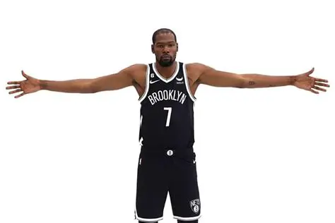 Kevin Durant: Ang Pagbangon ng Isang NBA Superstar at mga Hamon sa Kanyang Karera